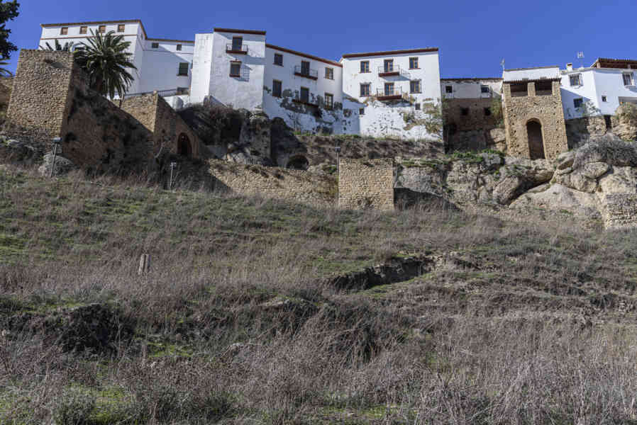 Málaga - Ronda 116 - muralla del Carmen.jpg